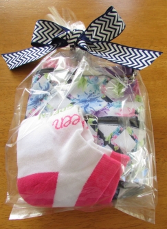 Glove It Ladies Golf Gift Combos (Carry All Tote, Tees & Socks) - Pastel Lattice